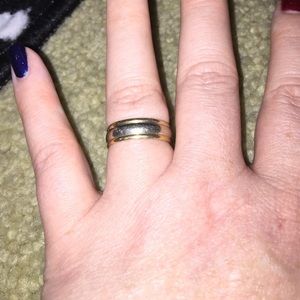 SOLD☀️men's  wedding band