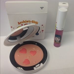 🔴SOLD🔴 MAC Archie's Girl BNIB