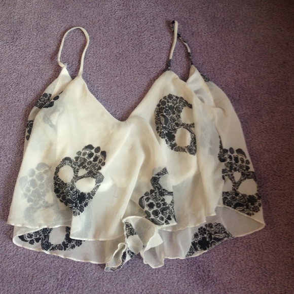 Skull crop top