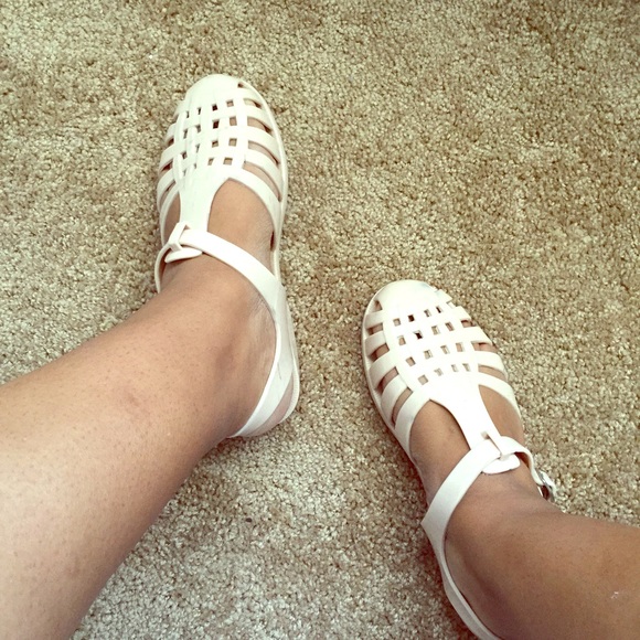 Creme jelly shoes
