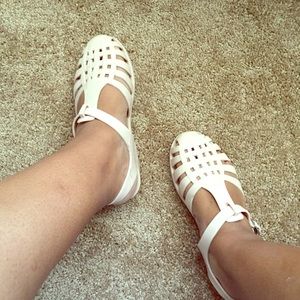 Creme jelly shoes