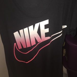 Nike t-shirt NWOT