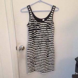 Size 6 H&M black and white ruffle dress