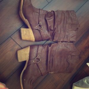 Cowboy - esque boots