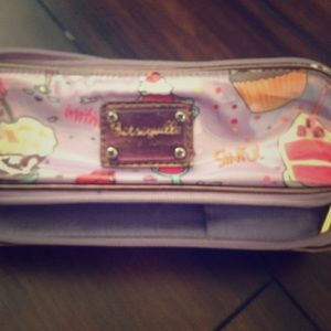 Betseyville cake makeup bag