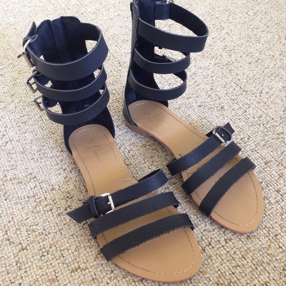 💢SOLD💢 Black Gladiator Slippers