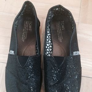 Black glitter toms