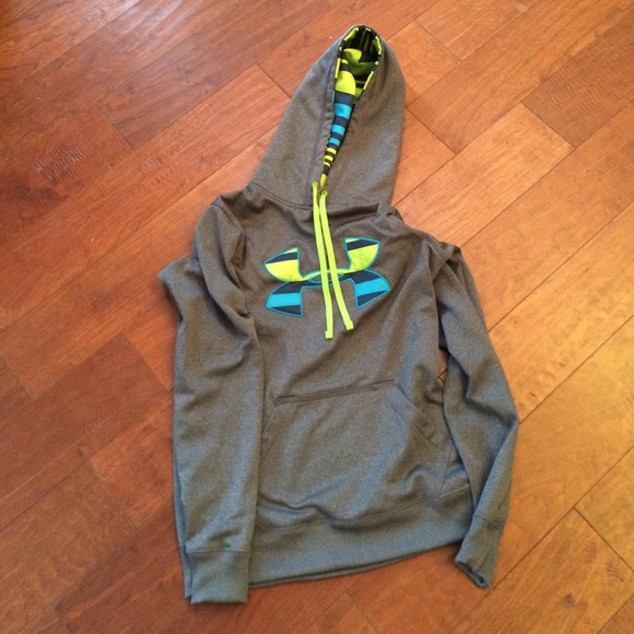 Under armour xs hoodie
