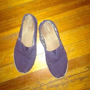 Navy blue TOMS
