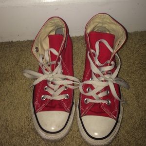 RED HIGH TOP CONVERSE