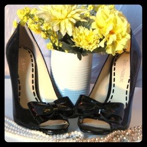 Enzo Angiolini black heels