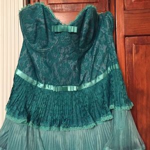 Betsy Johnson Evening Collection Dress