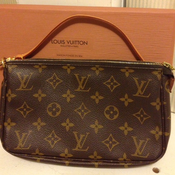 Louis Vuitton Bagatte