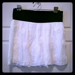 Rosette White Skirt with Black Band