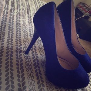 Blue suede pumps