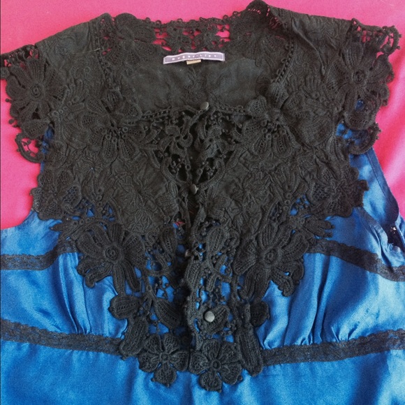 Top - Picture 2 of 3