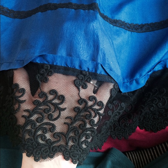 Top - Picture 3 of 3