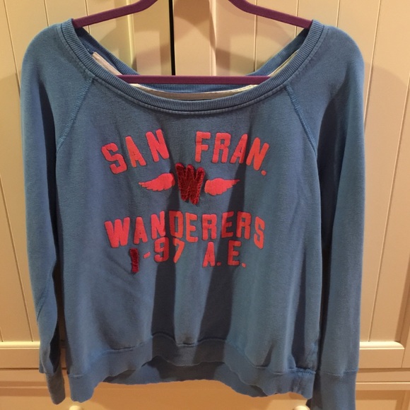 American Eagle crew neck