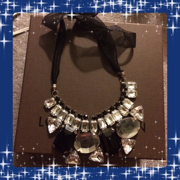 Jewelry - BUNDLED!💋Beautiful Statement Necklace💋