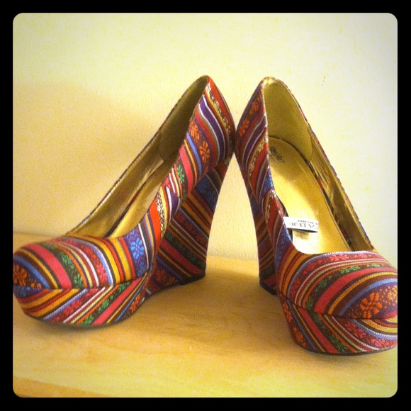 5 inch multi print wedge heels