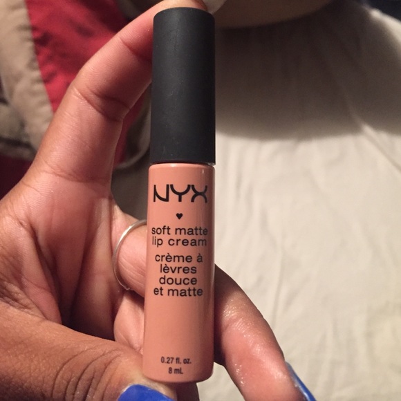 Nyx soft matte lip cream