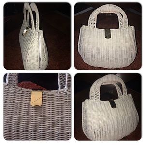 VINTAGE ANTIQUE WHITE WICKER W/ GOLD CLOSURE PURSE