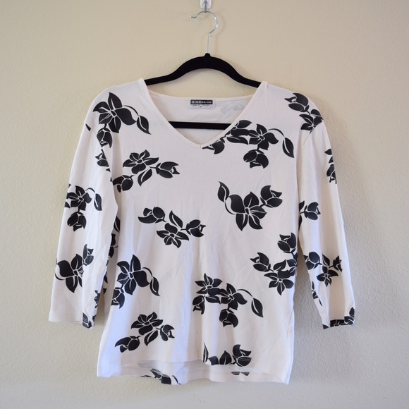 Black flowered top - Picture 1 of 2