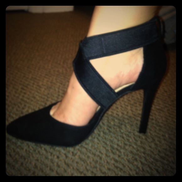 JessicaSimpson 7.5 black peep toe heels never worn