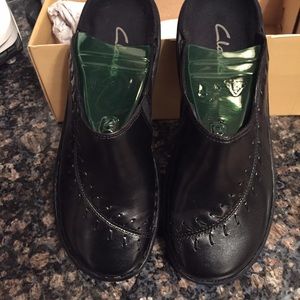 Clarks clogs. Brand new. Size 7