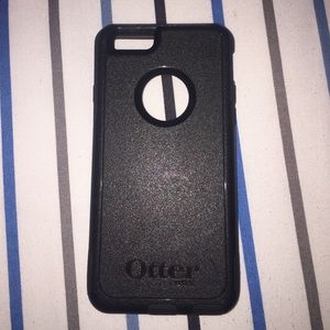 Black iPhone 6 Otterbox phone case