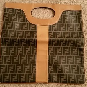 AUNTHENTIC FENDI HAND CLUTCH