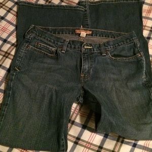 A&F stretch size 6s