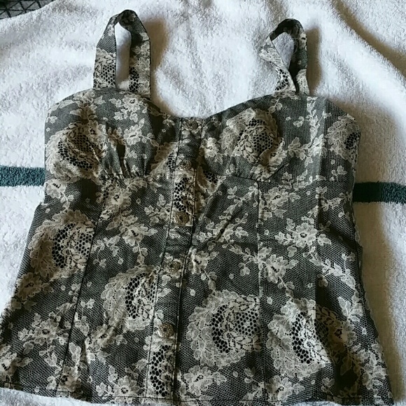 Top crop - Picture 2 of 4