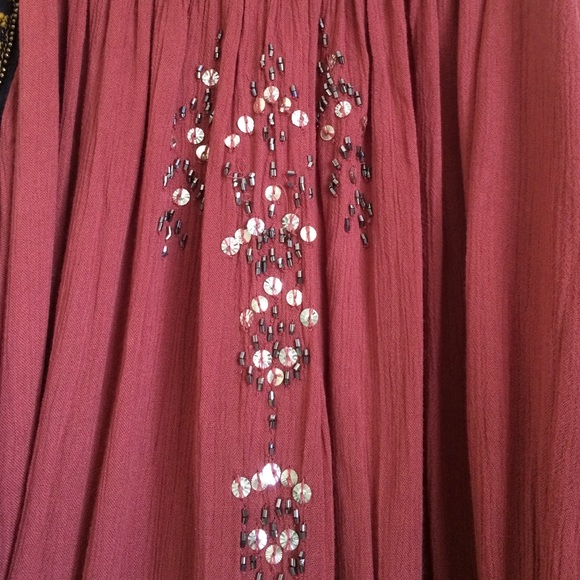 ❌Sold ❌ On Hold. Free People Beded top - Picture 2 of 4