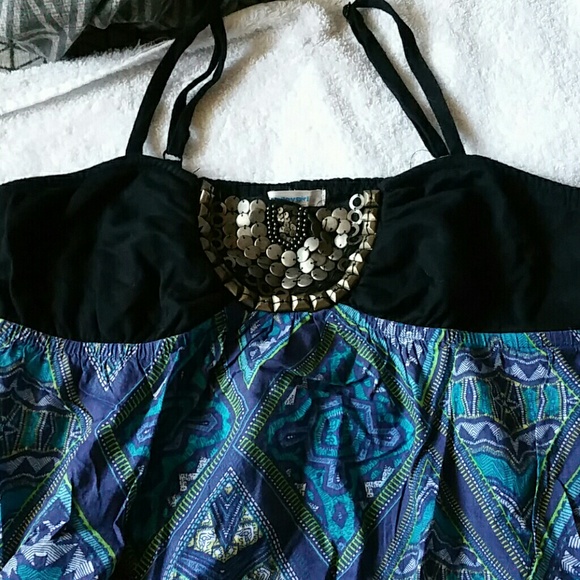 Sleeveless - Picture 2 of 3