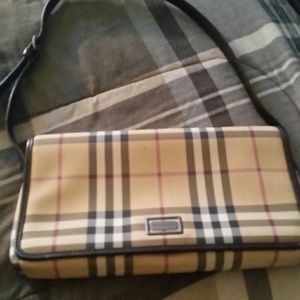 Burberry purse