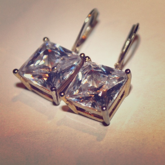 Beautiful Kate Spade crystal drop earrings