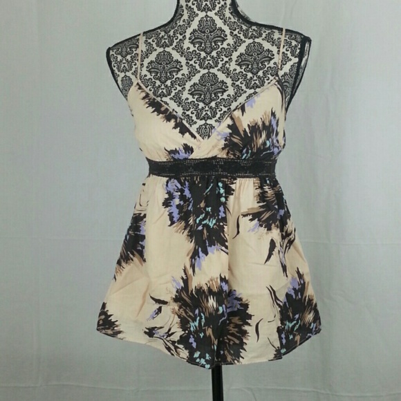 Forever 21 Tops - 🎉$4 SALE🎉 Forever 21 Summer Floral Top