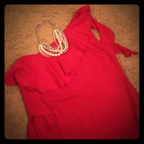 One shoulder red dress