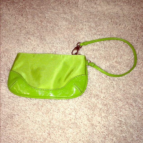 NY&Co half size wristlet 💚