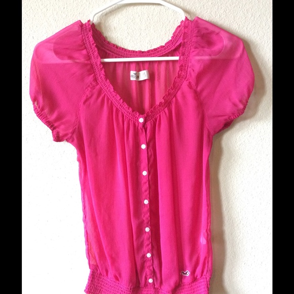 Cute Pink Hollister top! - Picture 1 of 1