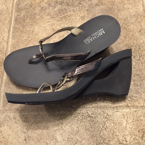 Michael Kors size 9. No trades - Picture 2 of 3