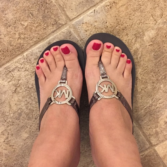 Michael Kors size 9. No trades - Picture 3 of 3