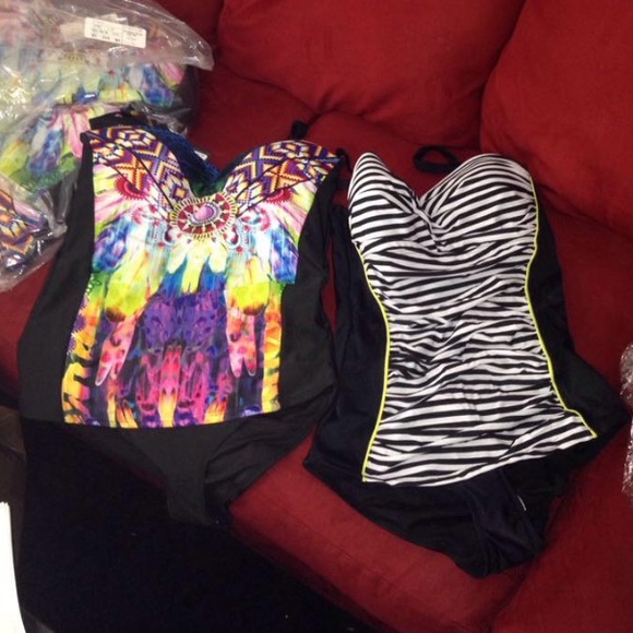 ✨Sale✨ Goddess Swimsuit Plus Size 20-22 - Picture 4 of 4