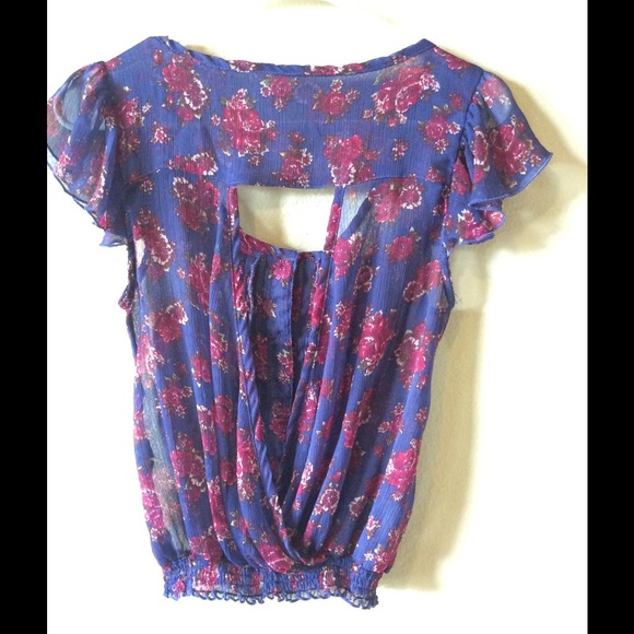 Sexy open back top! - Picture 2 of 2