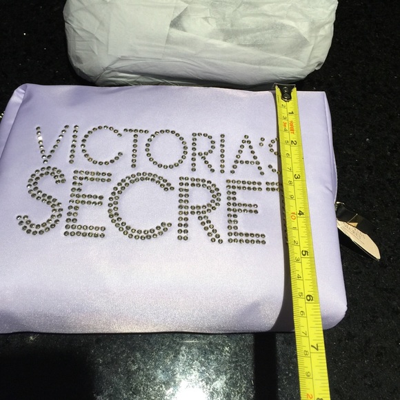 🎉LAST ONE LEFT🎉Victoria secret makeup bag - Picture 3 of 4