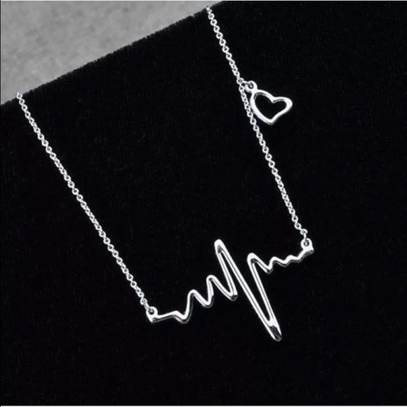 Jewelry - Heartbeat necklace 💕