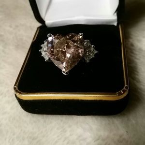 NWOT Park lane heart ring
