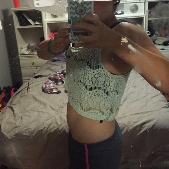 H&M Mint Lace Crop Top - Picture 3 of 3