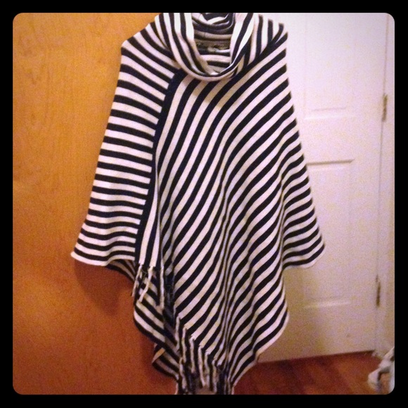 Beautiful poncho from the limited